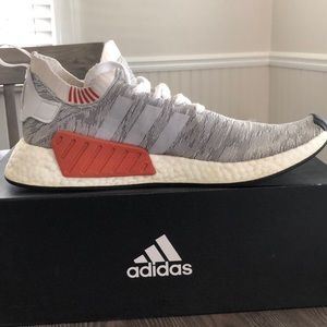 Adidas Men’s NMD R2 Primeknit Size 11.5